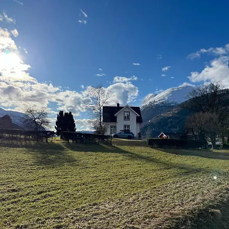 Skogly - Det Gode Livet Pa Landet * Stryn