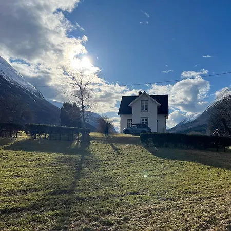 Skogly - Det Gode Livet Pa Landet * Stryn