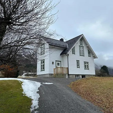 Skogly - Det Gode Livet Pa Landet Stryn