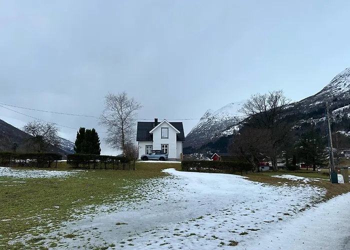 Skogly - Det Gode Livet Pa Landet سترين