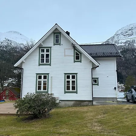 Skogly - Det Gode Livet Pa Landet